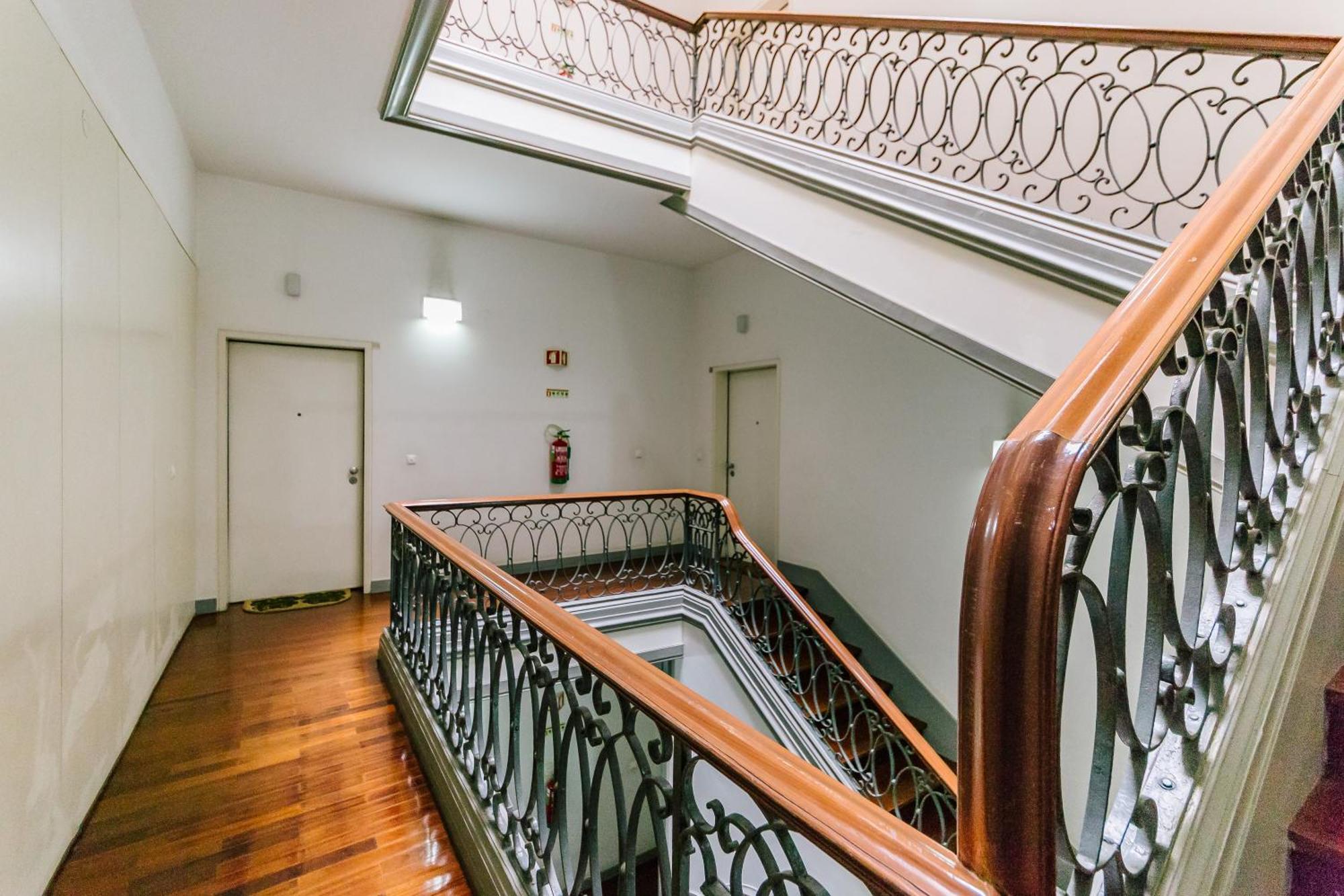 Chiado 2 Bedroom Elegant Apartment Lisboa Ngoại thất bức ảnh