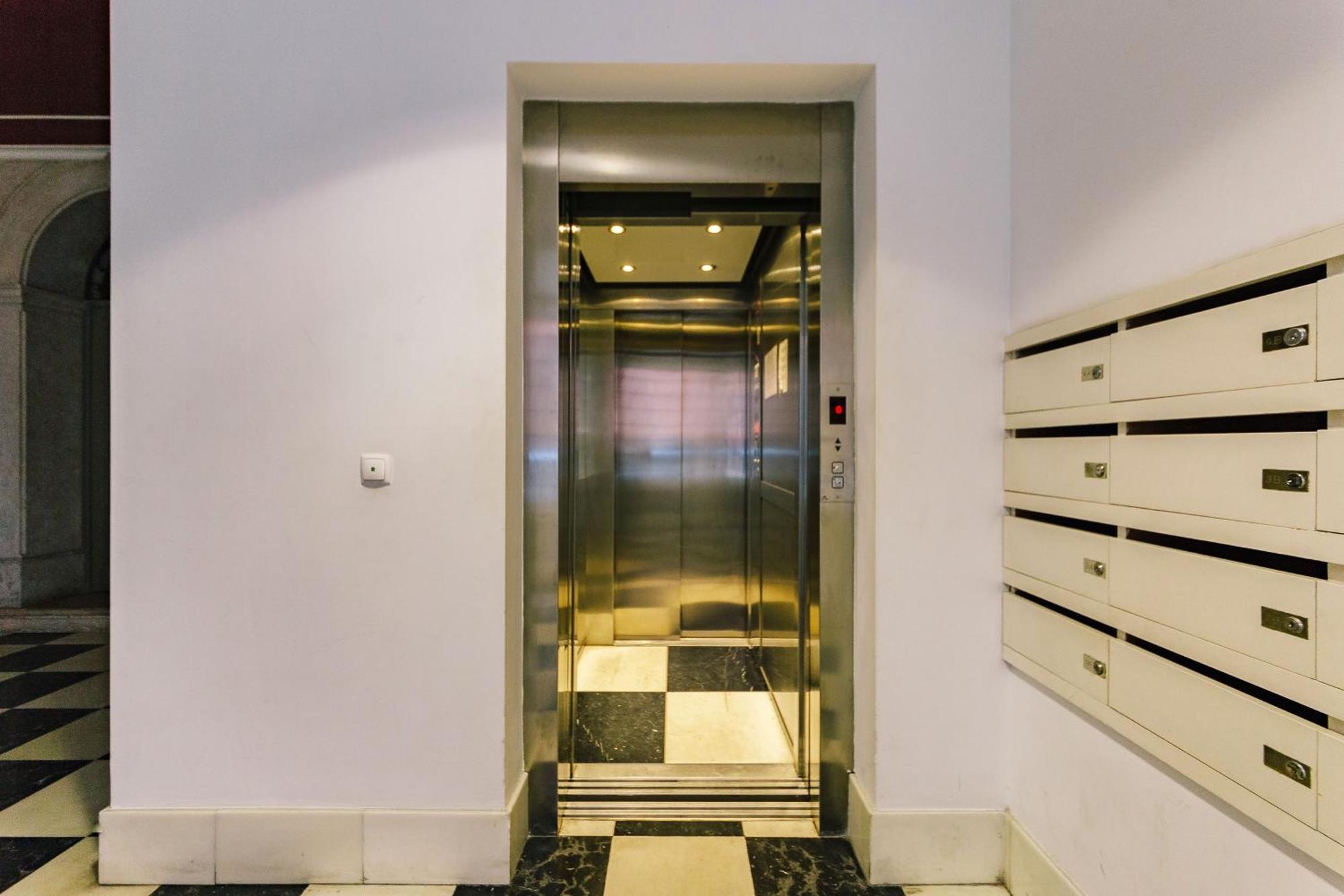 Chiado 2 Bedroom Elegant Apartment Lisboa Ngoại thất bức ảnh
